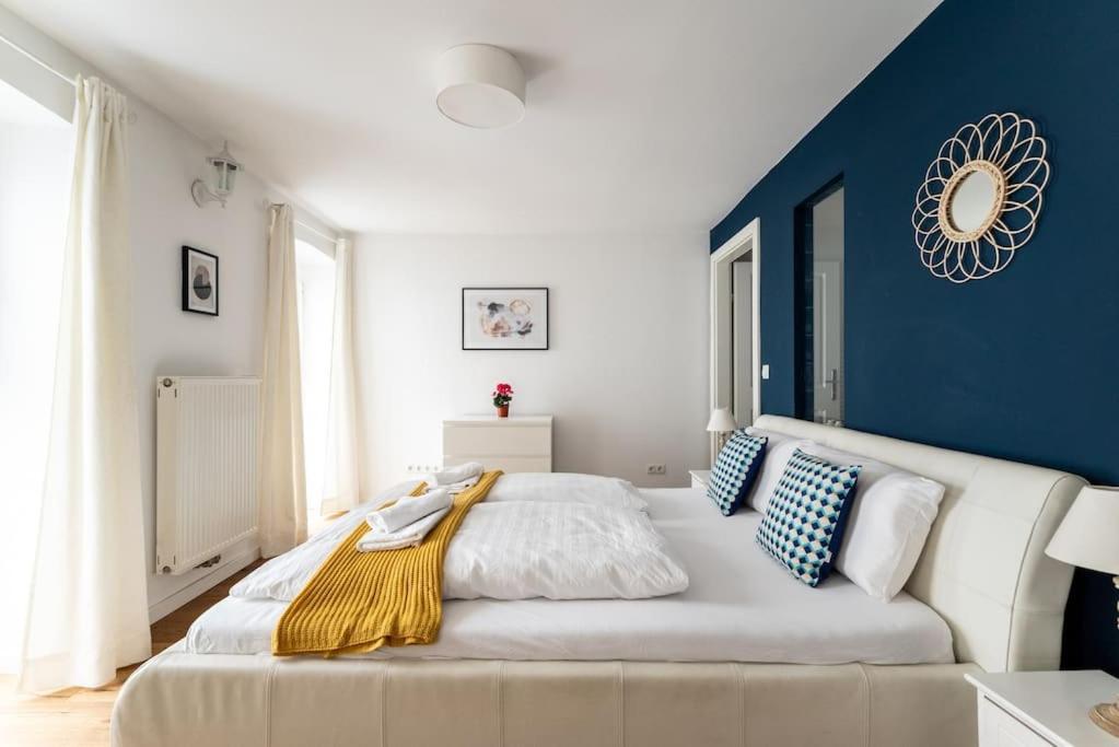Ferienwohnung Cozy 1Br Duplex Near Center By Hm Wien Exterior foto