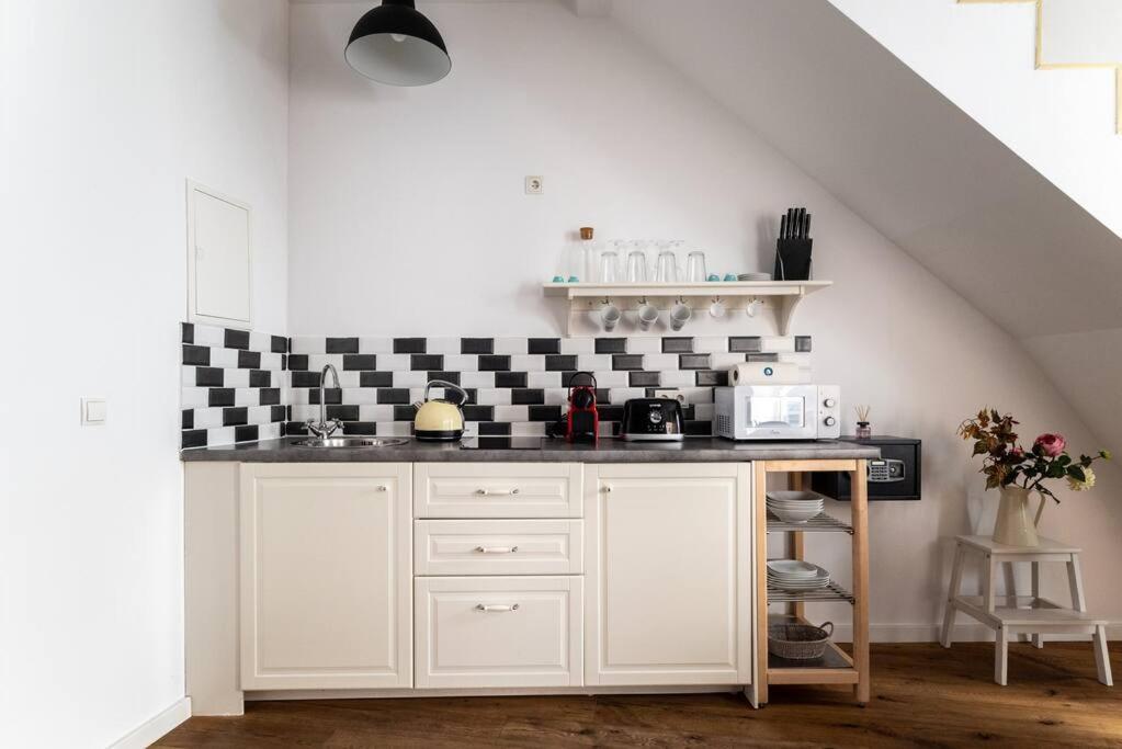 Ferienwohnung Cozy 1Br Duplex Near Center By Hm Wien Exterior foto