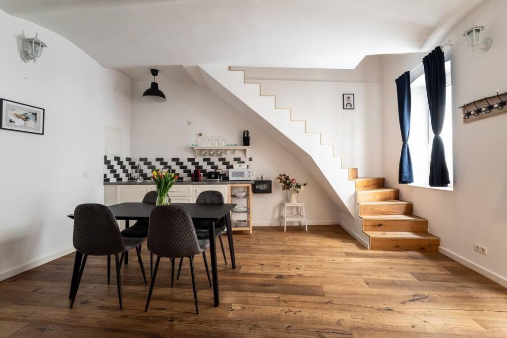 Ferienwohnung Cozy 1Br Duplex Near Center By Hm Wien Exterior foto